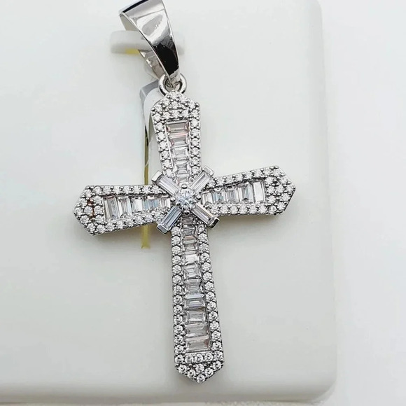 "925 Sterling Silver Plated CZ Pendant, INUS1BR195 - Picture 1 of 9